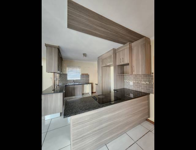 4 BEDROOM FREEHOLD RENTED IN KIRKNEY